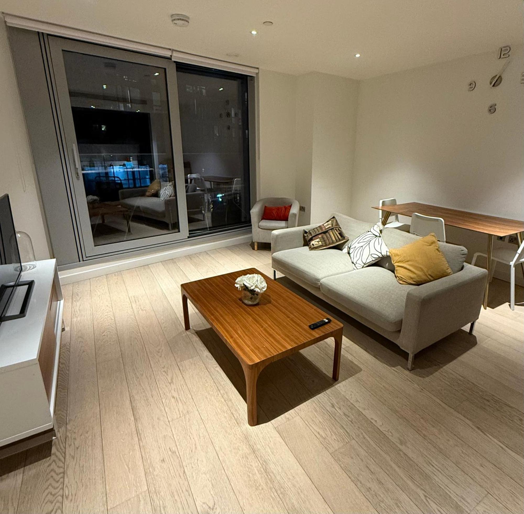 Luxury Modern 2 Bed Flat With Balcony And View - Canary Wharf Center Apartamento